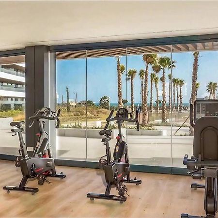 Luxury Complex Beachfront Apartment, Infinity Pool, Sauna, Gym And Large Terrace Torremolinos Exterior foto