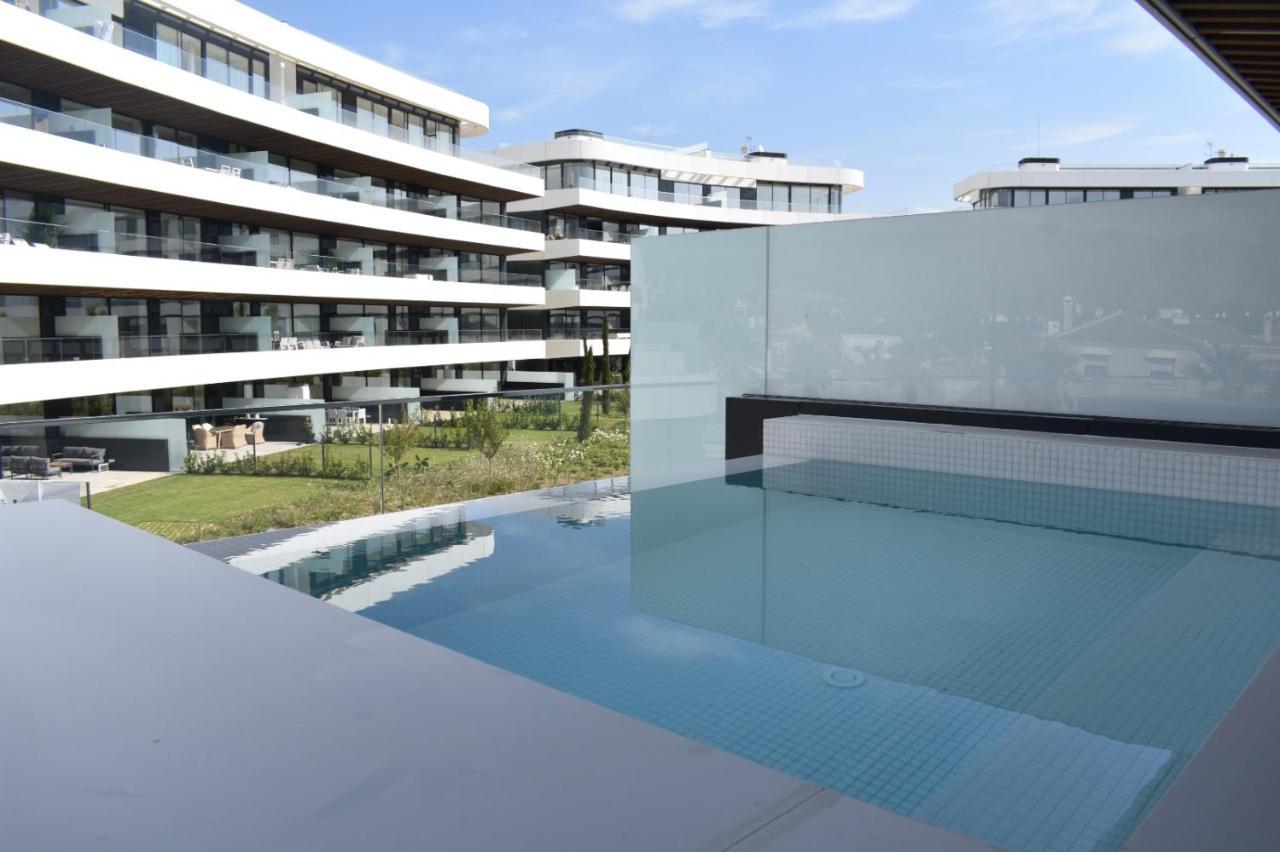 Luxury Complex Beachfront Apartment, Infinity Pool, Sauna, Gym And Large Terrace Torremolinos Exterior foto