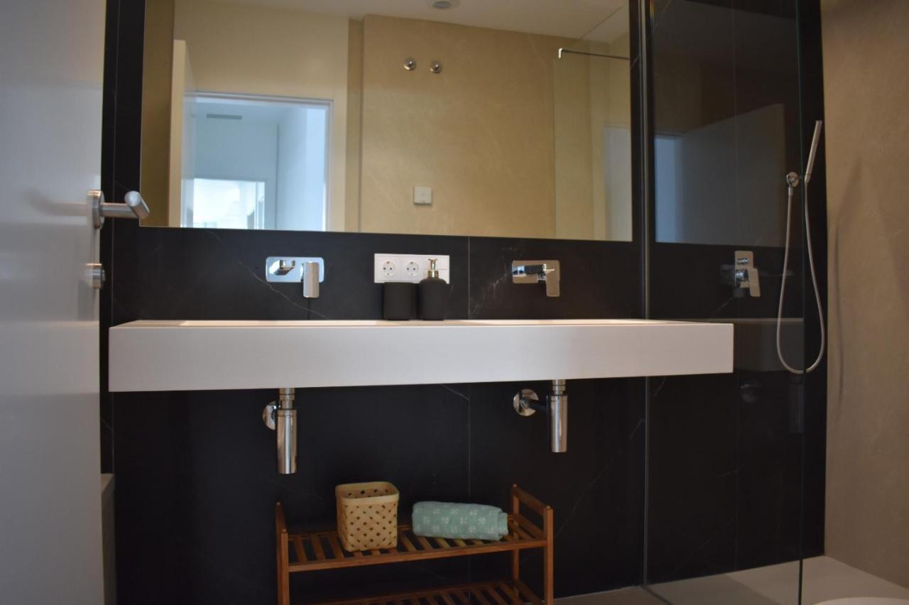 Luxury Complex Beachfront Apartment, Infinity Pool, Sauna, Gym And Large Terrace Torremolinos Exterior foto