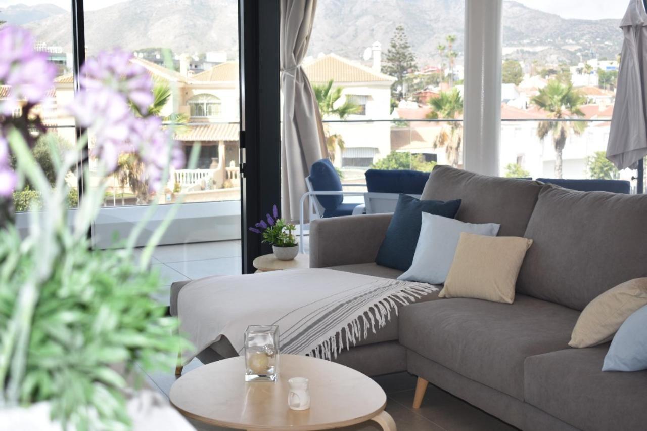 Luxury Complex Beachfront Apartment, Infinity Pool, Sauna, Gym And Large Terrace Torremolinos Exterior foto