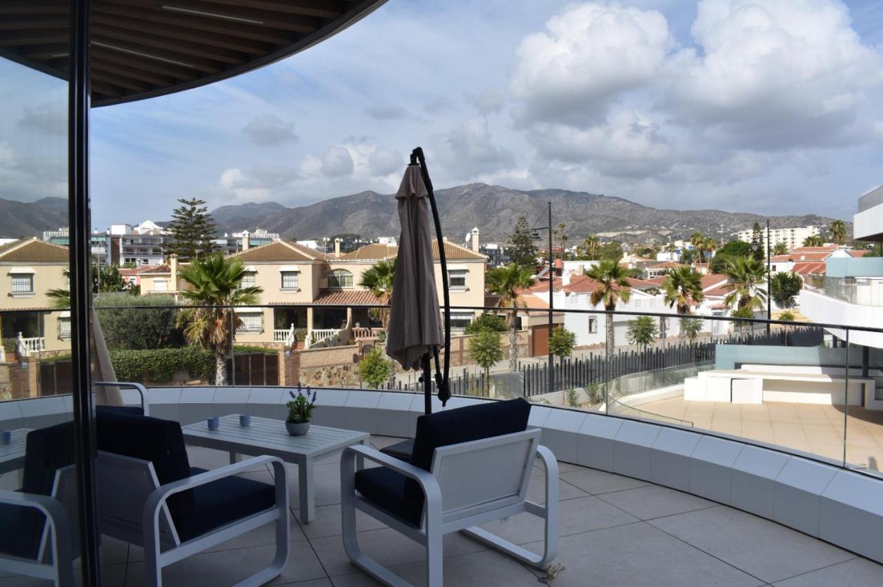 Luxury Complex Beachfront Apartment, Infinity Pool, Sauna, Gym And Large Terrace Torremolinos Exterior foto