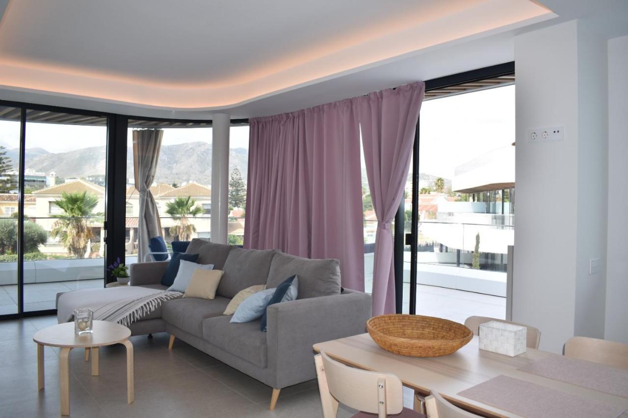 Luxury Complex Beachfront Apartment, Infinity Pool, Sauna, Gym And Large Terrace Torremolinos Exterior foto