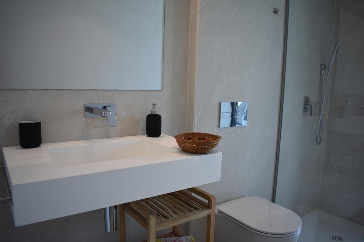 Luxury Complex Beachfront Apartment, Infinity Pool, Sauna, Gym And Large Terrace Torremolinos Exterior foto
