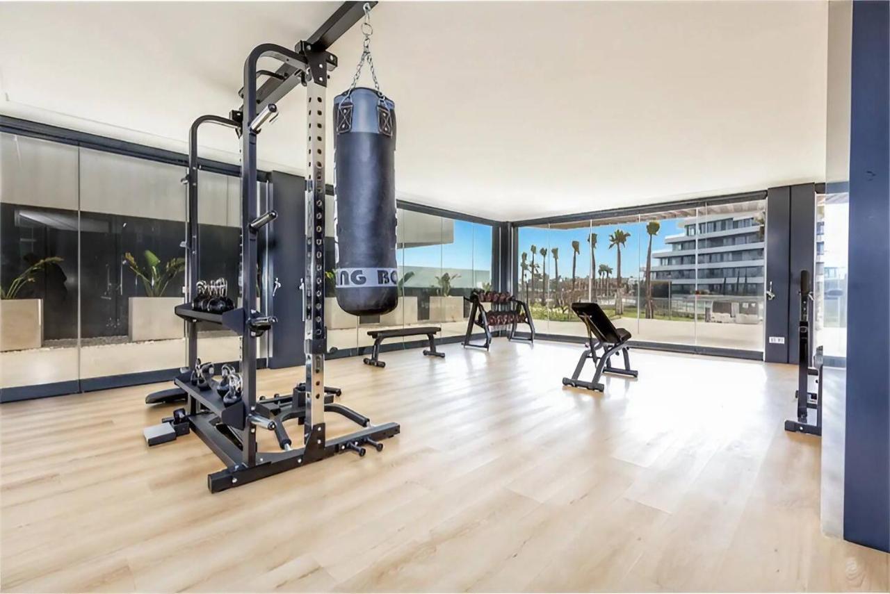 Luxury Complex Beachfront Apartment, Infinity Pool, Sauna, Gym And Large Terrace Torremolinos Exterior foto