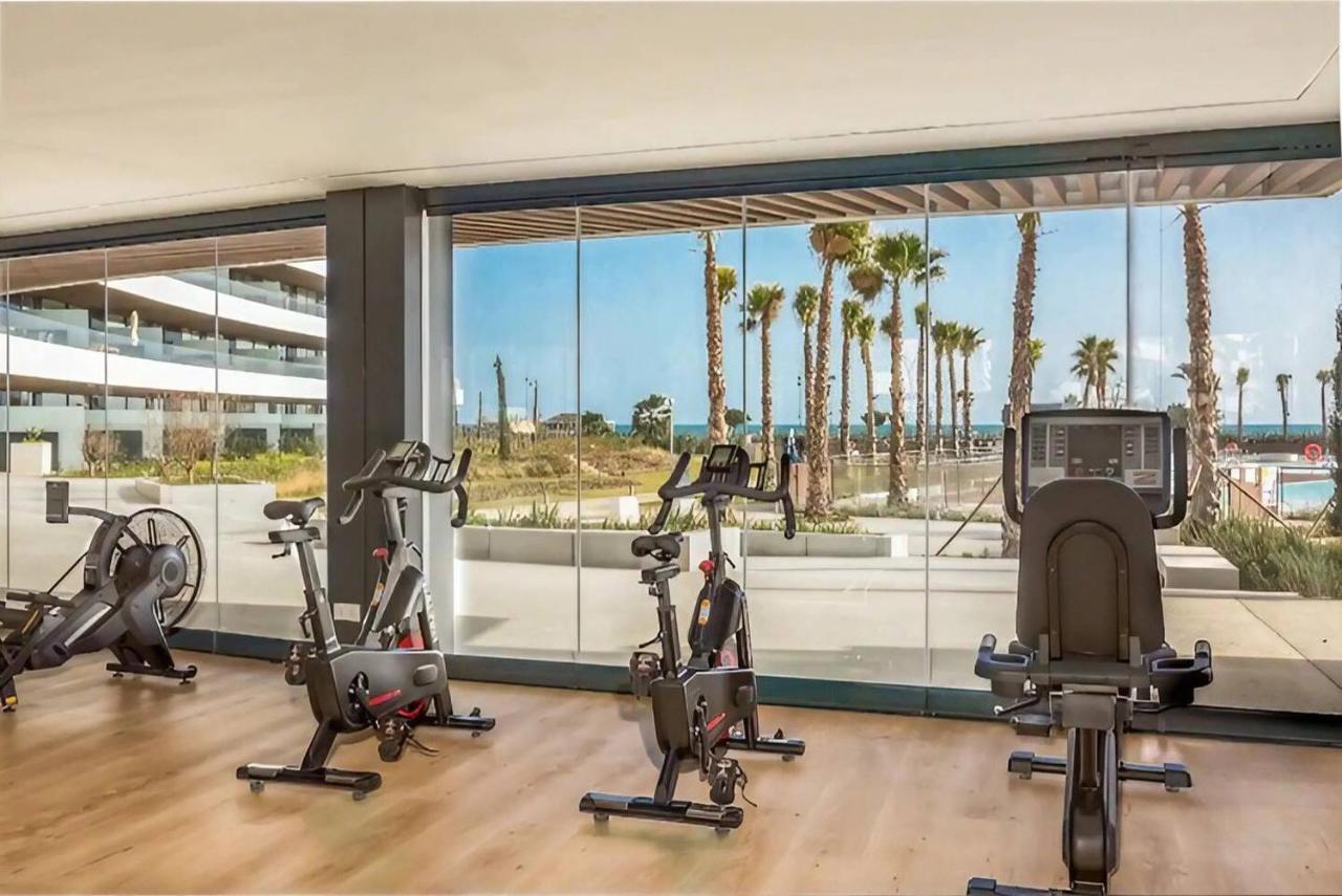 Luxury Complex Beachfront Apartment, Infinity Pool, Sauna, Gym And Large Terrace Torremolinos Exterior foto