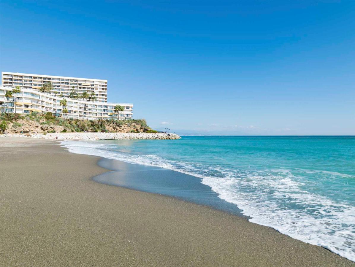 Luxury Complex Beachfront Apartment, Infinity Pool, Sauna, Gym And Large Terrace Torremolinos Exterior foto